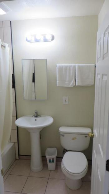 Castaway Motel Main image